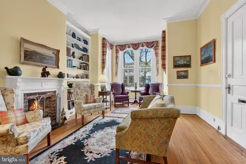 Living - 15 3rd St NE, Washington, DC 20002 photo 6 of 11