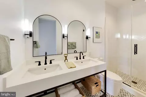 Bath - 2030 16th St NW #2, Washington, DC 20009 photo 2 of 3