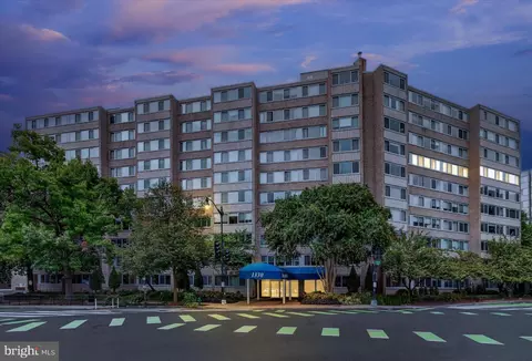 1330 New Hampshire Ave NW #713, Washington, DC 20036