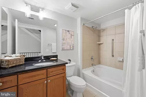 Bath - 616 E Street St NW #1151, Washington, DC 20004 photo 6 of 6