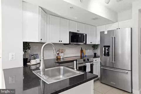 Kitchen - 616 E Street St NW #1151, Washington, DC 20004 photo 3 of 4