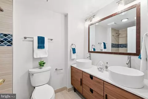 Bath - 616 E Street St NW #1151, Washington, DC 20004 photo 1 of 6