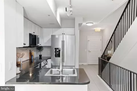 Kitchen - 616 E Street St NW #1151, Washington, DC 20004 photo 4 of 4