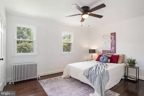Bedroom - 824 20th St NE, Washington, DC 20002 photo 2 of 4