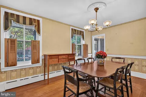 Dining - 154 11th St SE, Washington, DC 20003 photo 4 of 4