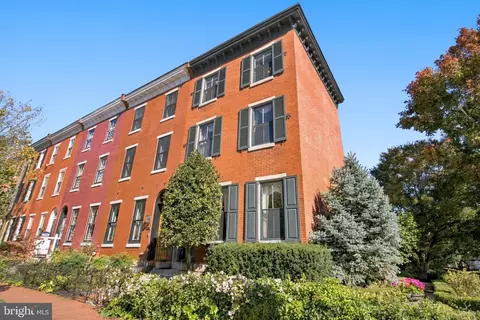 Exterior - 154 11th St SE, Washington, DC 20003 photo 2 of 16