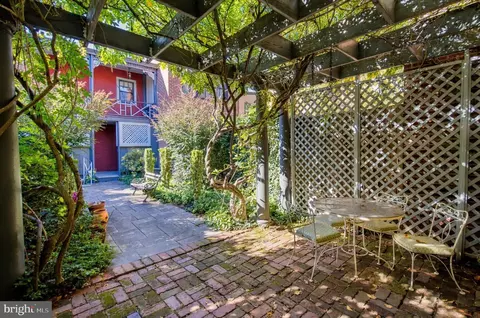 Exterior - 154 11th St SE, Washington, DC 20003 photo 15 of 16