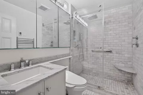 Bath - 154 11th St SE, Washington, DC 20003 photo 3 of 6