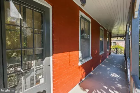 Exterior - 154 11th St SE, Washington, DC 20003 photo 11 of 16