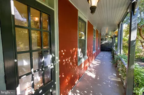 Exterior - 154 11th St SE, Washington, DC 20003 photo 6 of 16