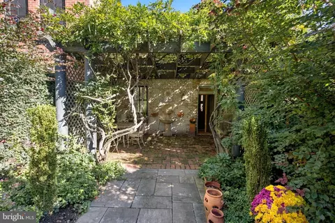 Exterior - 154 11th St SE, Washington, DC 20003 photo 13 of 16