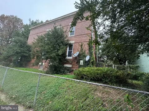 560 14th St SE, Washington, DC 20003 photo 3
