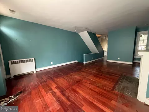 Living - 1231 33rd St NW, Washington, DC 20007 photo 1 of 3