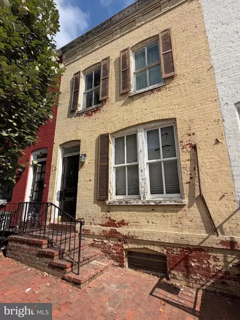 1231 33rd St NW, Washington, DC 20007