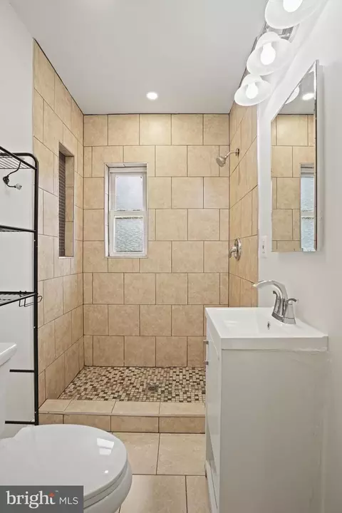 Bath - 28 35th St NE, Washington, DC 20019 photo 3 of 3