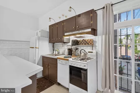 Kitchen - 1911 NW S St NW, Washington, DC 20009 photo 1 of 3