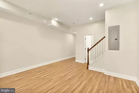 Living - 113 15th St SE, Washington, DC 20003 photo 3 of 4