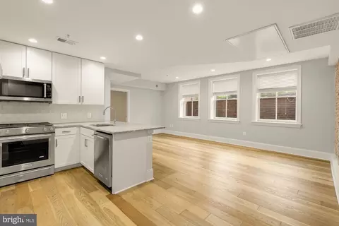 Living - 819 D St NE #3, Washington, DC 20002 photo 1 of 6
