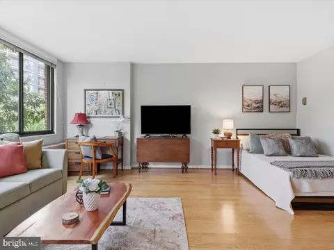 2201 L St NW #409, Washington, DC 20037