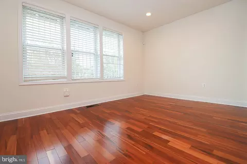 Living - 1217 18th St NE, Washington, DC 20002 photo 4 of 8