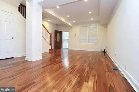Living - 1217 18th St NE, Washington, DC 20002 photo 2 of 8