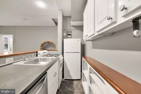 Kitchen - 500 9th St SE, Washington, DC 20003 photo 2 of 5