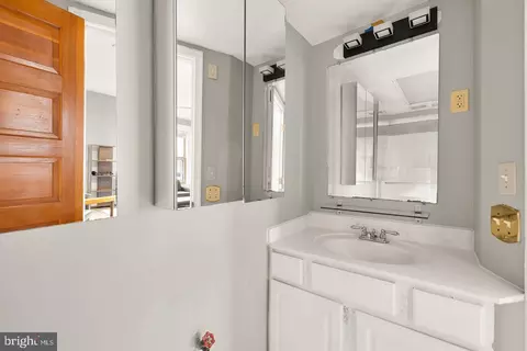 Bath - 500 9th St SE, Washington, DC 20003 photo 2 of 7