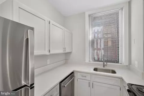 Kitchen - 7 Logan Cir NW #23, Washington, DC 20005 photo 4 of 4