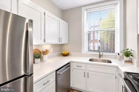 Kitchen - 7 Logan Cir NW #23, Washington, DC 20005 photo 1 of 4