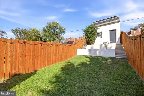 Exterior - 686 Oglethorpe St NE, Washington, DC 20011 photo 4 of 8