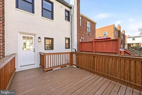 Exterior - 686 Oglethorpe St NE, Washington, DC 20011 photo 6 of 8