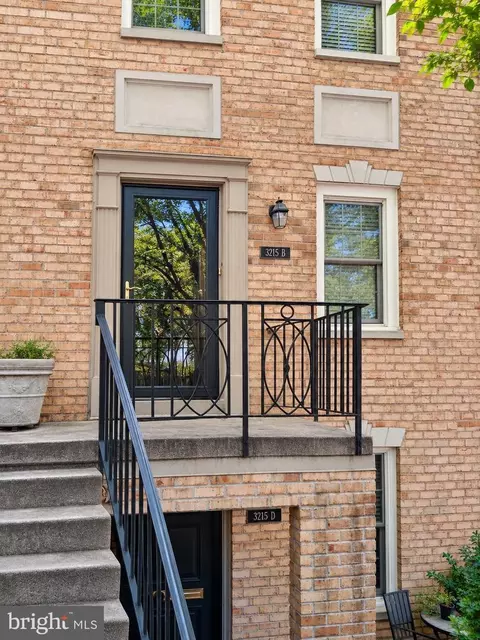 3215 Sutton Pl NW #B, Washington, DC 20016