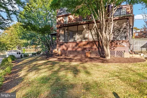 Exterior - 1533 Foxhall Rd NW, Washington, DC 20007 photo 10 of 14