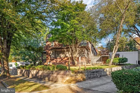 Exterior - 1533 Foxhall Rd NW, Washington, DC 20007 photo 12 of 14