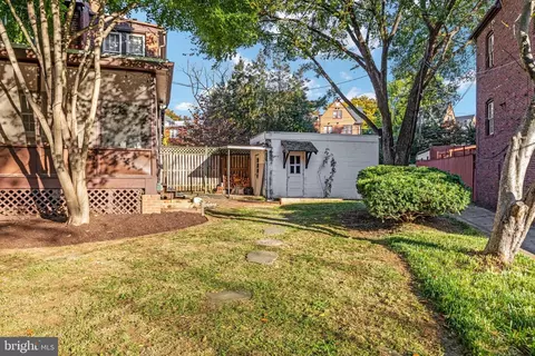Exterior - 1533 Foxhall Rd NW, Washington, DC 20007 photo 9 of 14