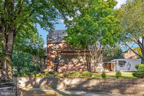 Exterior - 1533 Foxhall Rd NW, Washington, DC 20007 photo 13 of 14
