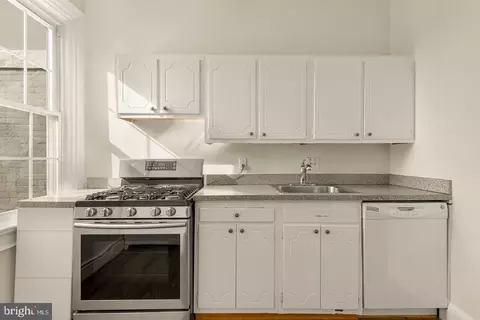 Kitchen - 111 C St SE, Washington, DC 20003 photo 4 of 8