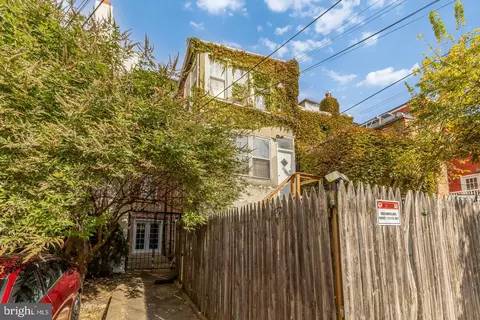 Exterior - 111 C St SE, Washington, DC 20003 photo 3 of 4