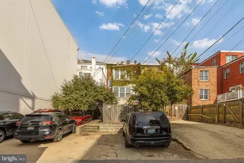 Exterior - 111 C St SE, Washington, DC 20003 photo 4 of 4