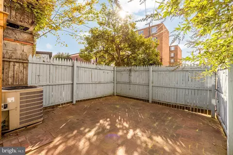 Exterior - 111 C St SE, Washington, DC 20003 photo 2 of 4