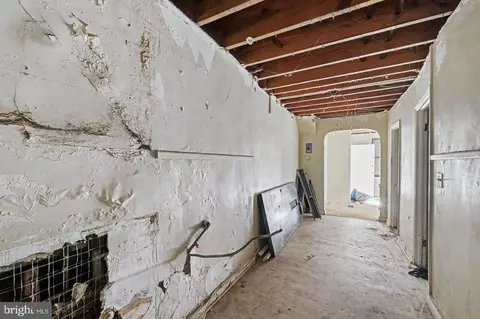 Entry Way - 835 19th St NE, Washington, DC 20002 photo 5 of 9
