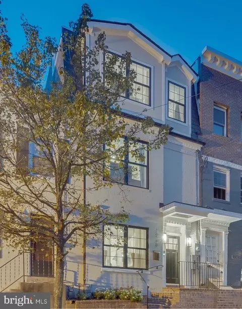 1928 35th Pl NW, Washington, DC 20007 photo 1