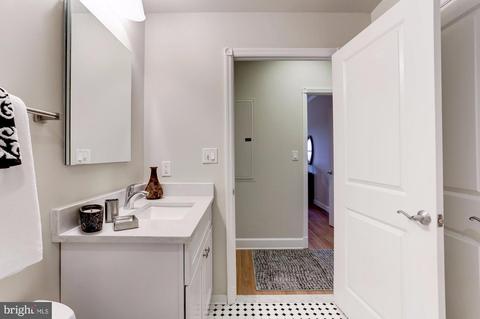 401 13th St NE #PH5, Washington, DC 20002 photo 26
