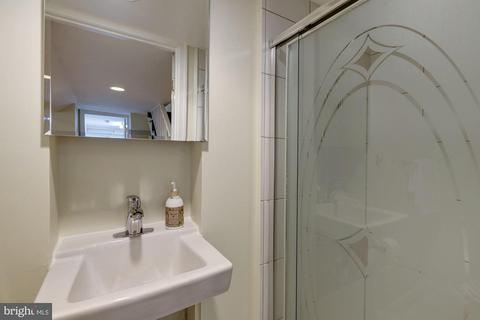 157 V St NE, Washington, DC 20002 photo 29