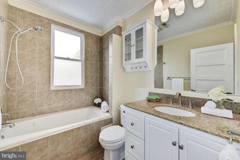 157 V St NE, Washington, DC 20002 photo 19