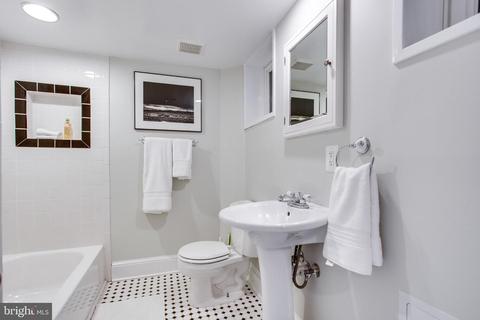 1414 Foxhall Rd NW, Washington, DC 20007 photo 22