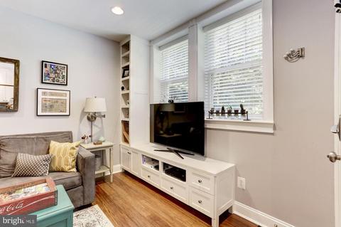 610 3rd St SE #11, Washington, DC 20003 photo 4