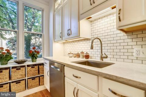 744 9th St SE, Washington, DC 20003 photo 12