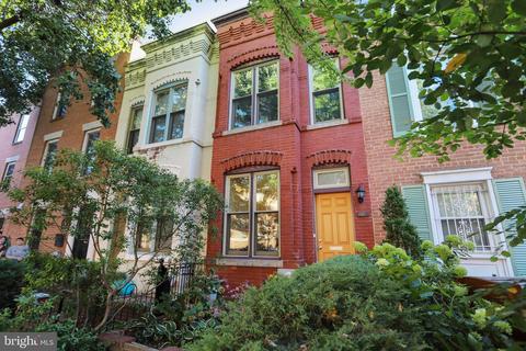 744 9th St SE, Washington, DC 20003 photo 2