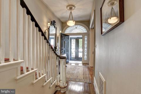 2110 Bancroft Pl NW, Washington, DC 20008 photo 4